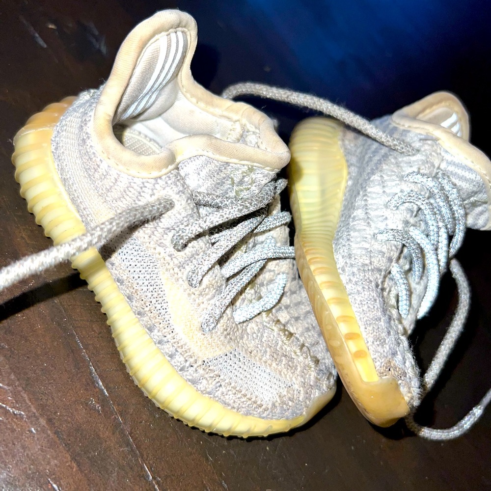 Yeast boost 350 V2 sneakers